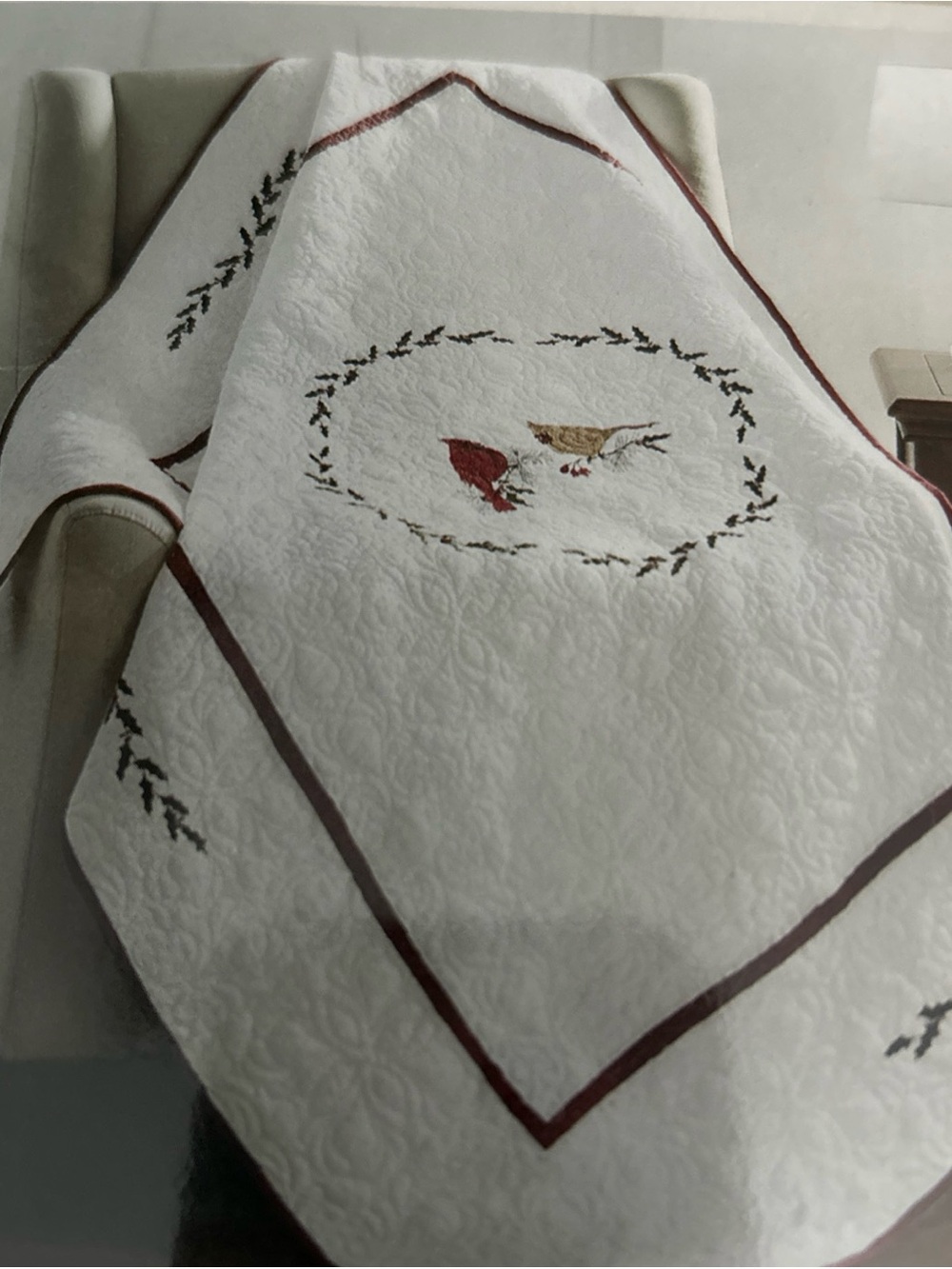 Vtg Cracker Barrel 100%White Quilt Cardinal & ivy & berries Embroidery - Picture 4 of 8
